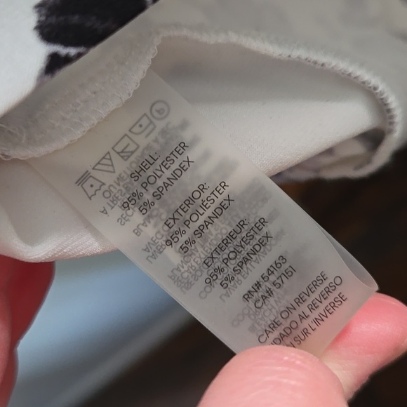 Calvin Klein Women's Floral Sleeveless Top - Black and White - Picture 6 of 6